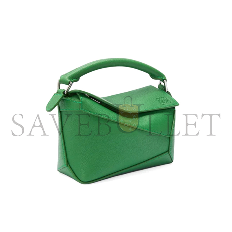 LOEWE MINI PUZZLE BAG IN SOFT GRAINED CALFSKIN A510P88X41-4748 (18*12.5*8cm) LOEWE MINI PUZZLE BAG IN SOFT GRAINED CALFSKIN A510P88X41-4748 (18*12.5*8cm)