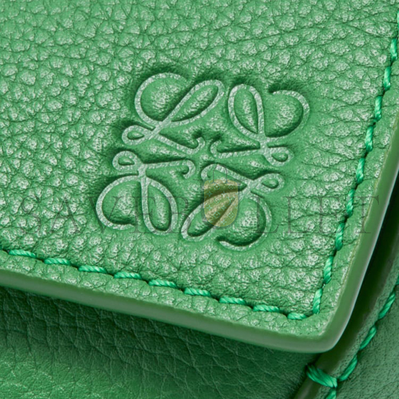 LOEWE MINI PUZZLE BAG IN SOFT GRAINED CALFSKIN A510P88X41-4748 (18*12.5*8cm) LOEWE MINI PUZZLE BAG IN SOFT GRAINED CALFSKIN A510P88X41-4748 (18*12.5*8cm)