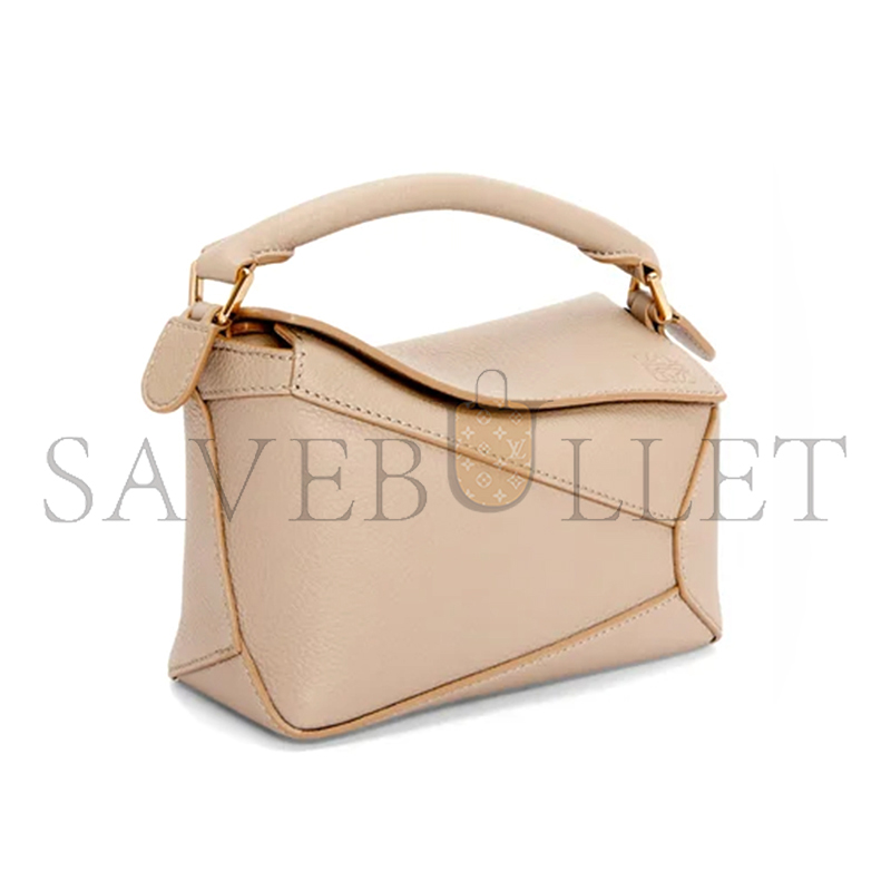 LOEWE MINI PUZZLE EDGE BAG IN SOFT GRAINED CALFSKIN A510P60X30-2150 (18*12.5*8cm) LOEWE MINI PUZZLE EDGE BAG IN SOFT GRAINED CALFSKIN A510P60X30-2150 (18*12.5*8cm)