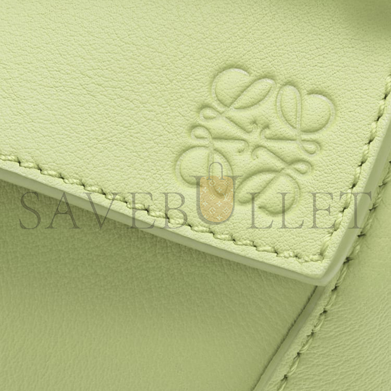 LOEWE MINI PUZZLE EDGE BAG IN CLASSIC CALFSKIN A510P88X26-3916 (18*12.5*8cm) LOEWE MINI PUZZLE EDGE BAG IN CLASSIC CALFSKIN A510P88X26-3916 (18*12.5*8cm)